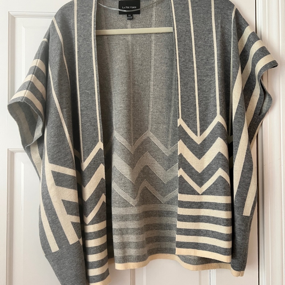 Anthropologie Gray and Cream Geometric Vest